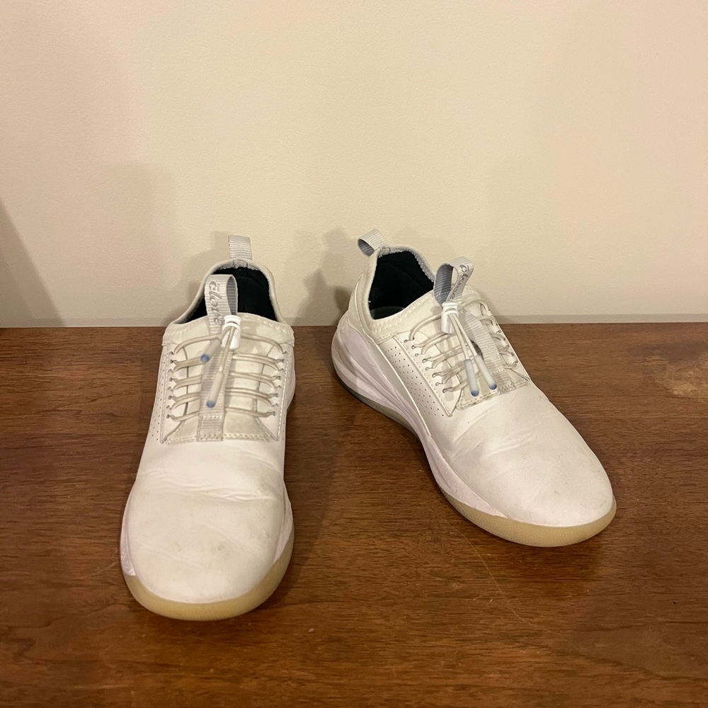 Clove Nursing Shoes